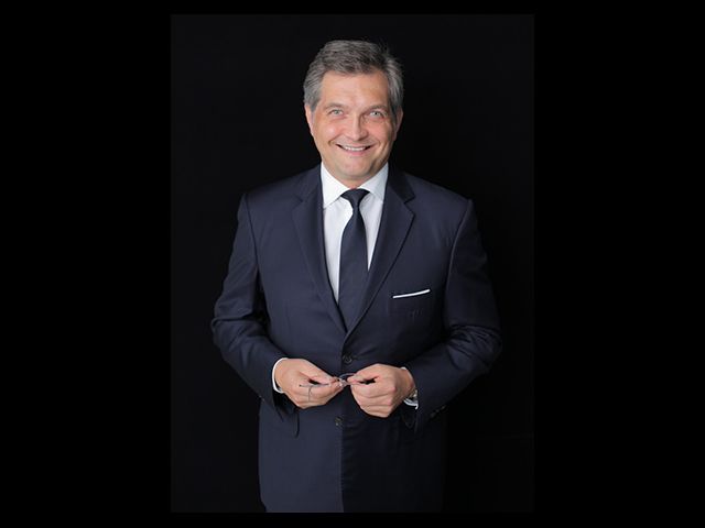 Dr. Roger Hartl