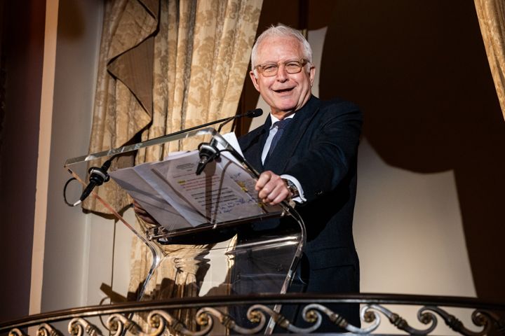 Dr. Stieg delivers his acceptance speech at the Maurice Greenberg Award Dinner