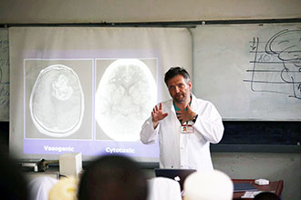Dr. Roger Hartl, classroom training in neurotrauma, Tanzania 2013